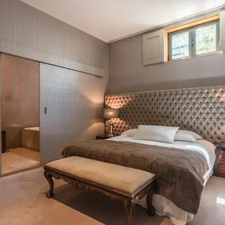 Διαμέρισμα Luxury 4 Bedroom *
