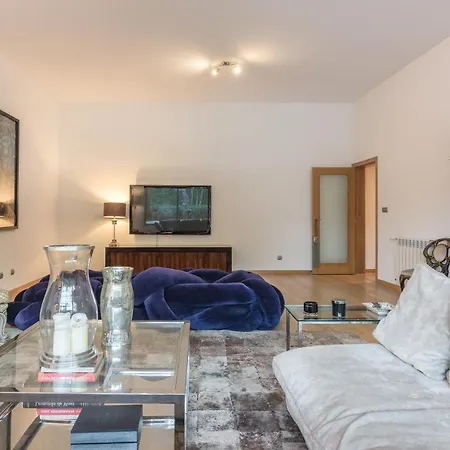 Luxury 4 Bedroom Διαμέρισμα